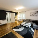 Lupus - Z Prywatna Sauna Apartment *