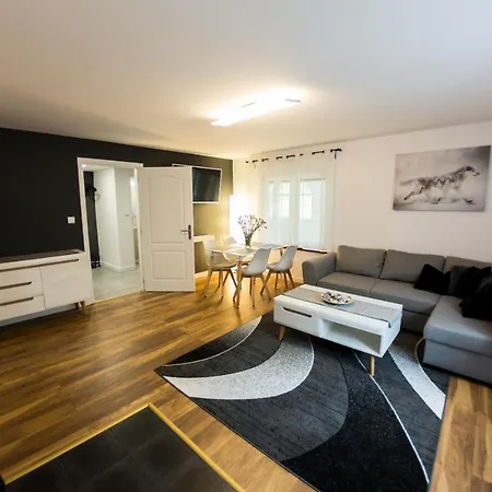 Lupus - Z Prywatna Sauna Apartamento *
